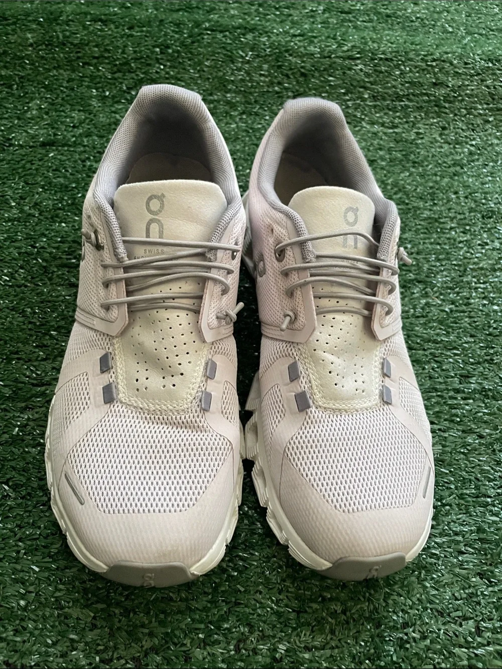 On Cloud 5 59-98899 Women's size 7 Running Sneakers Shoes Lily Frost